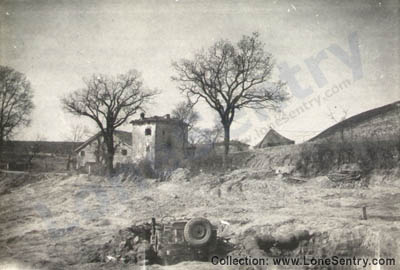 [Dug-in U.S. Army Jeeps in Italy WWII]